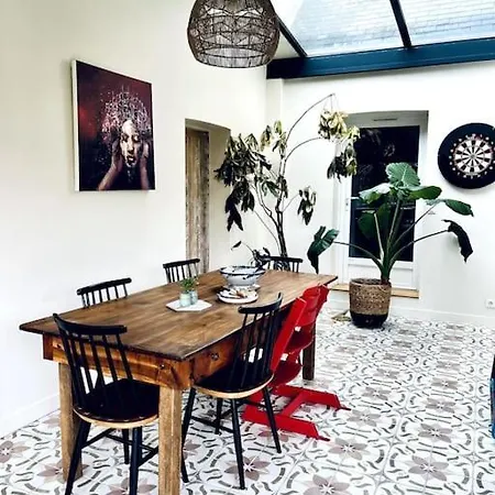 Maison Du Bois Hardy 10pers/jardin/parking * Nantes